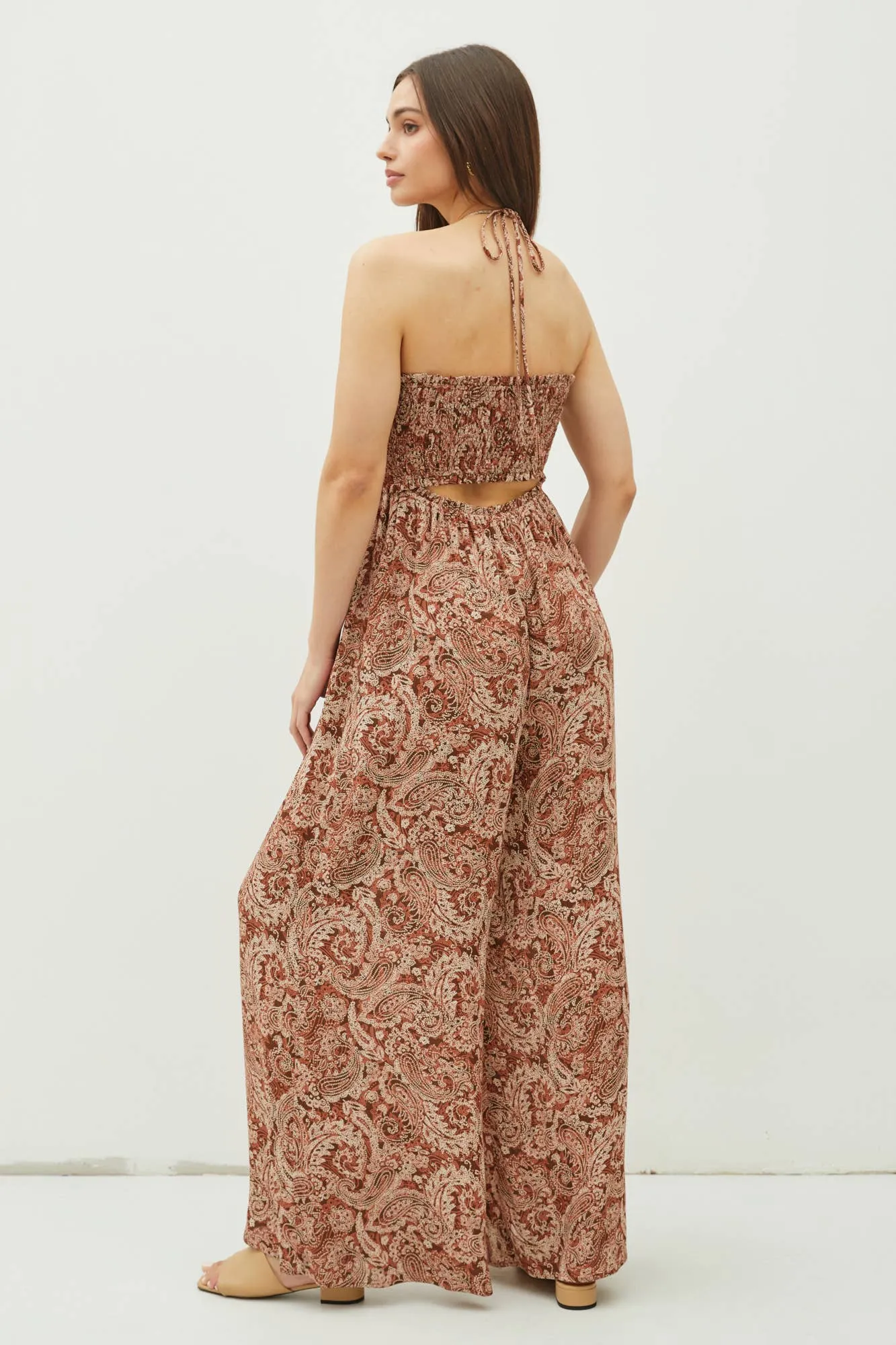 BACK CUTOUT JUMPSUIT