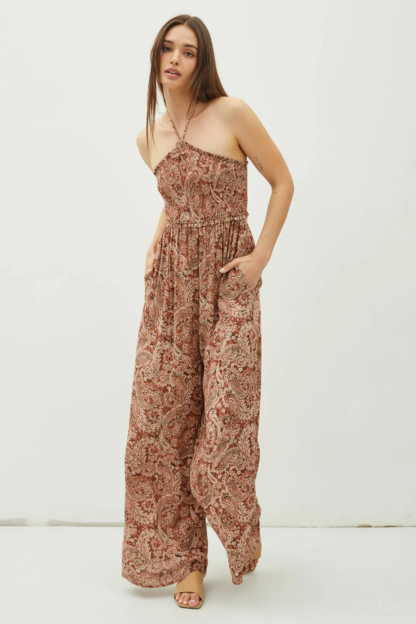 BACK CUTOUT JUMPSUIT
