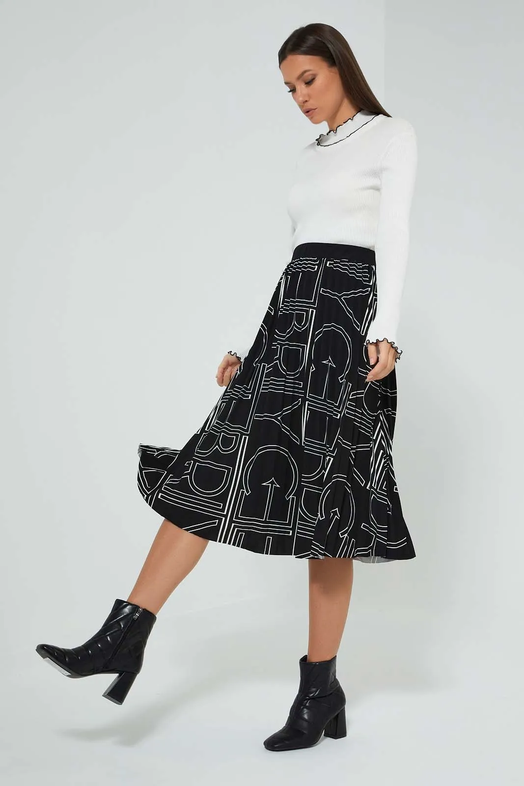 Black Printed Pleated Skirt