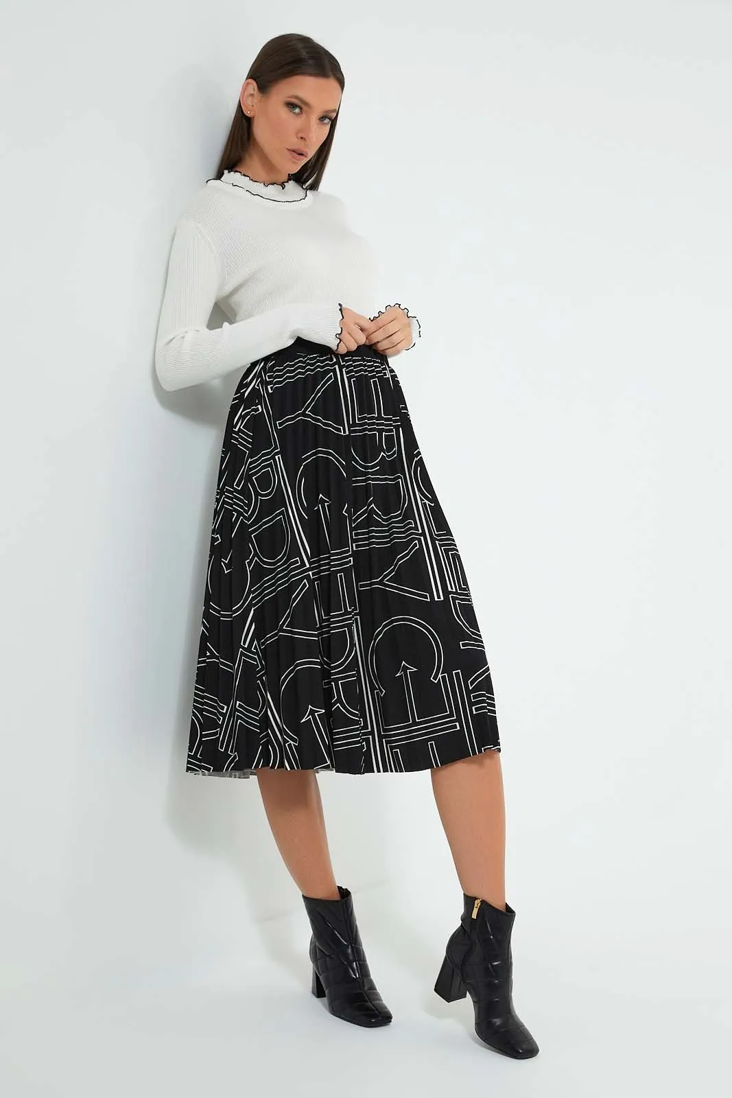 Black Printed Pleated Skirt