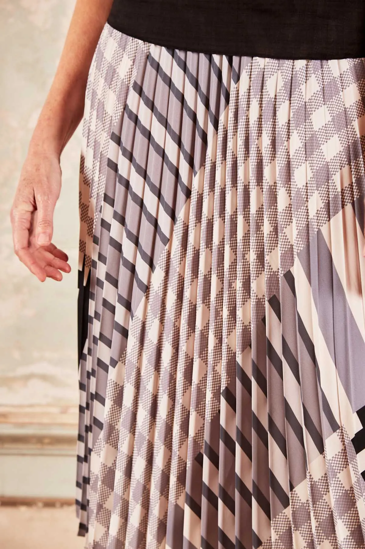 Central Park Pleated Skirt Black