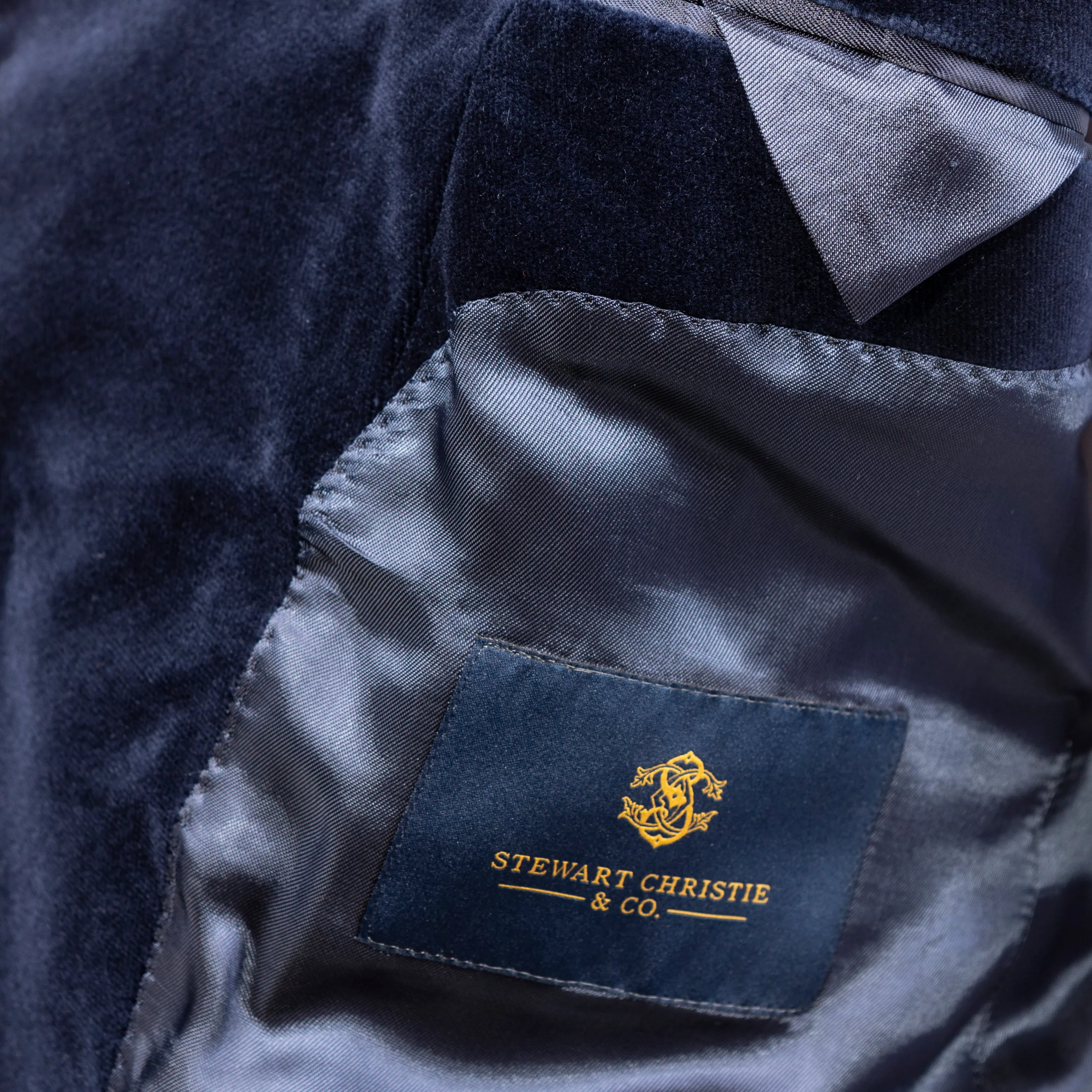 Ogilvie Velvet Smoking Jacket in Navy
