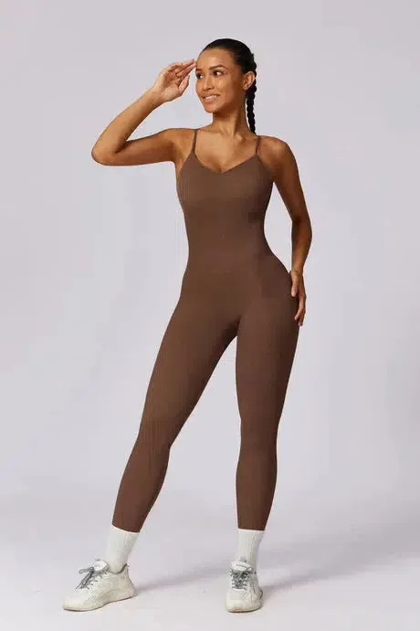 Solara – V-neckline – Modern active jumpsuit