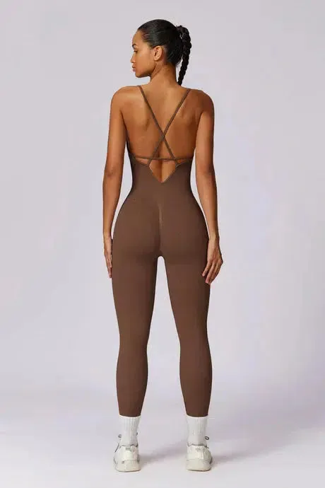 Solara – V-neckline – Modern active jumpsuit